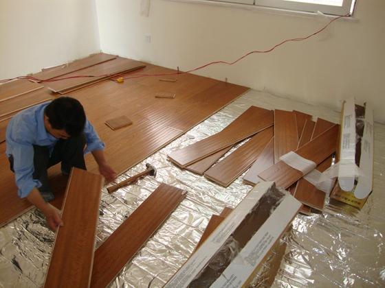 瓷磚上能鋪木地板嗎?這是我聽過最好的回答 瓷磚上能鋪木地板嗎?這是我聽過最好的回答